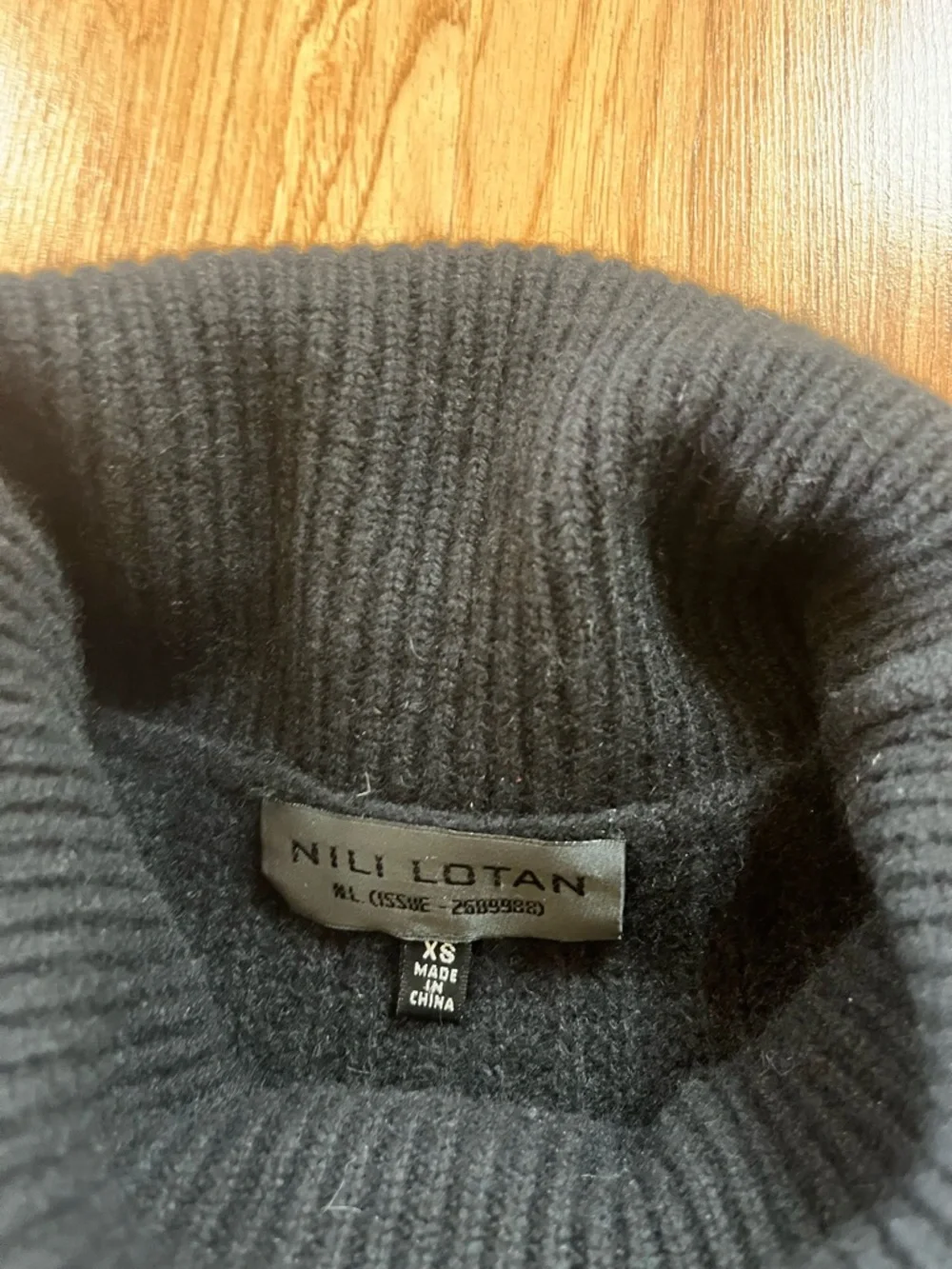 Nili Lotan Keirnan Cashmere Turtleneck - Picture 5 of 5